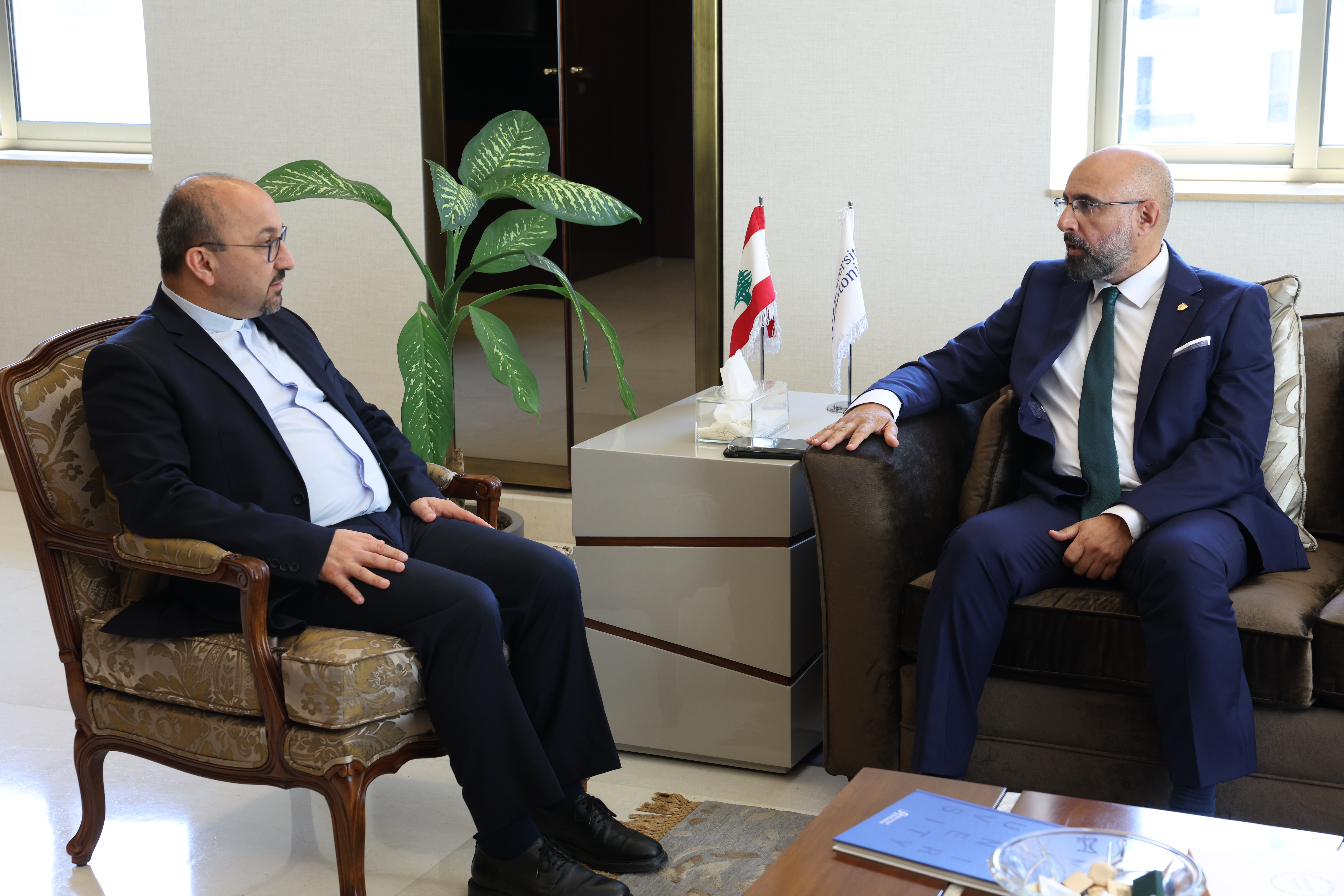 /Gallery/EnglishWebsite/News/MOUSigningBetweenUAandtheLebaneseKodalySociety/2.JPG