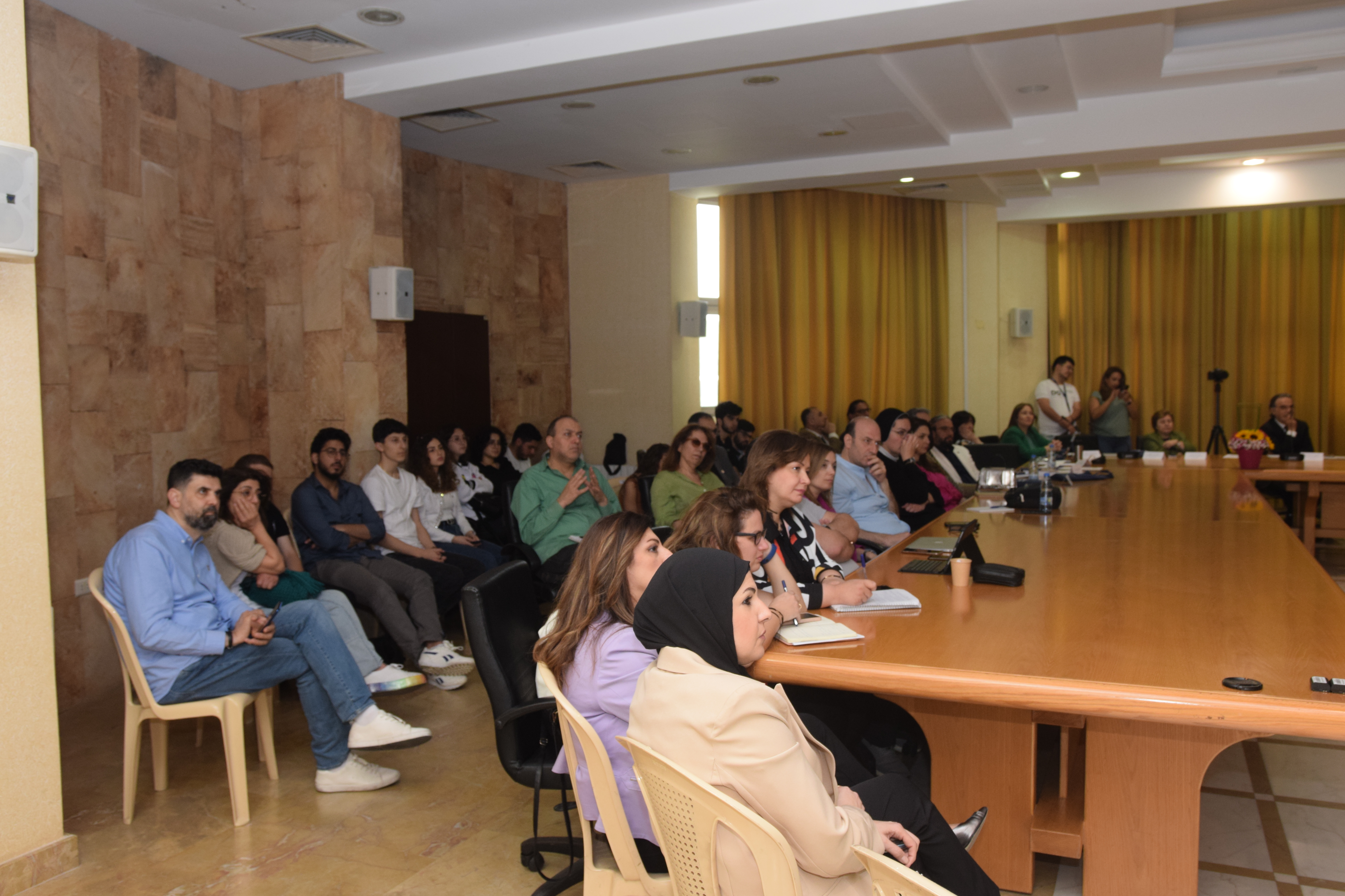 /Gallery/EnglishWebsite/News/StatementontheSymposiumWhichMusicEducationforLebanon/DSC_0461.JPG