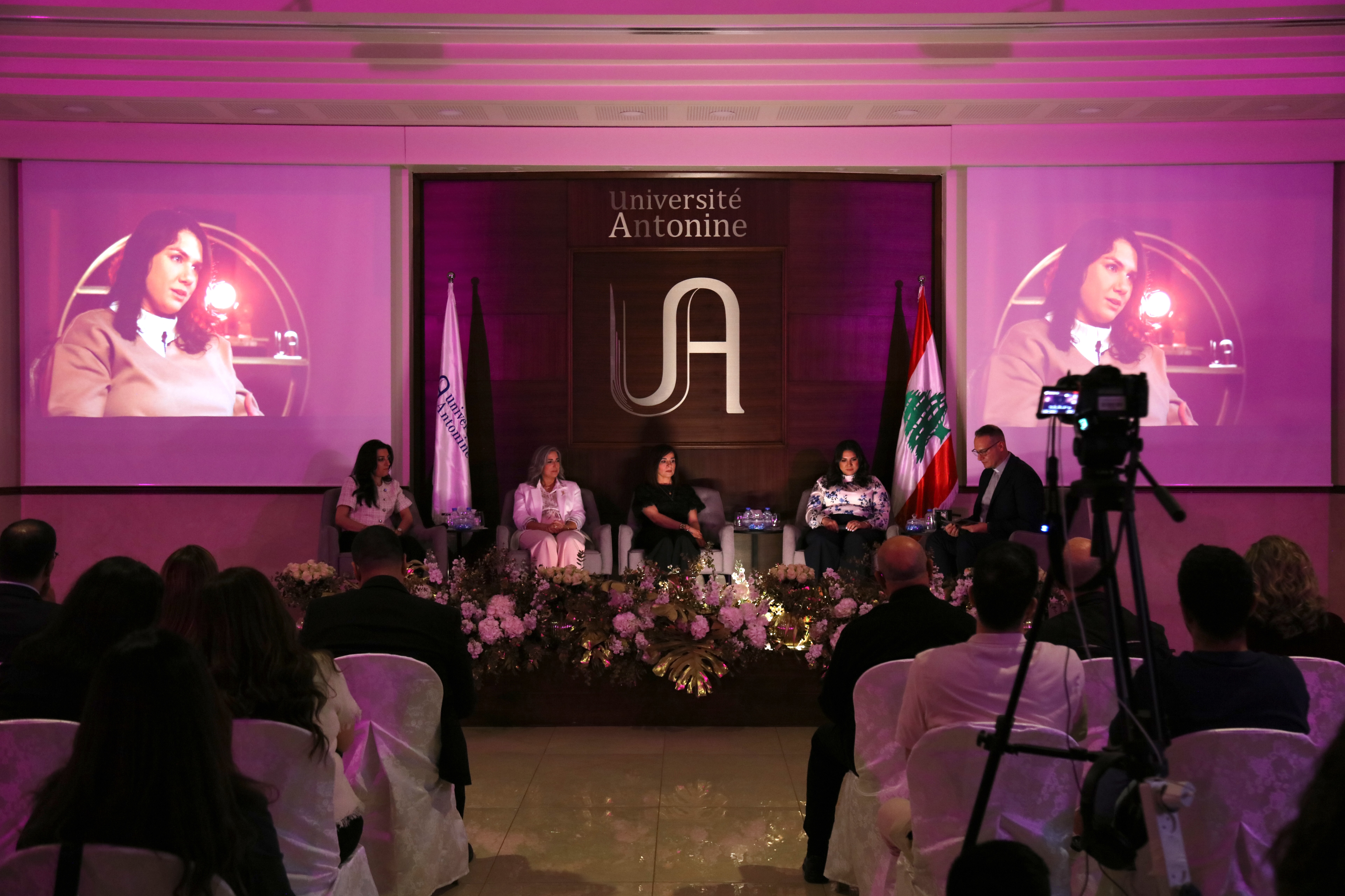 /Gallery/EnglishWebsite/News/Womeningold3/22.JPG